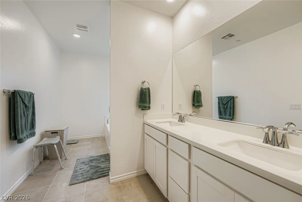 600 Carriage Hill, Las Vegas, NV 89138