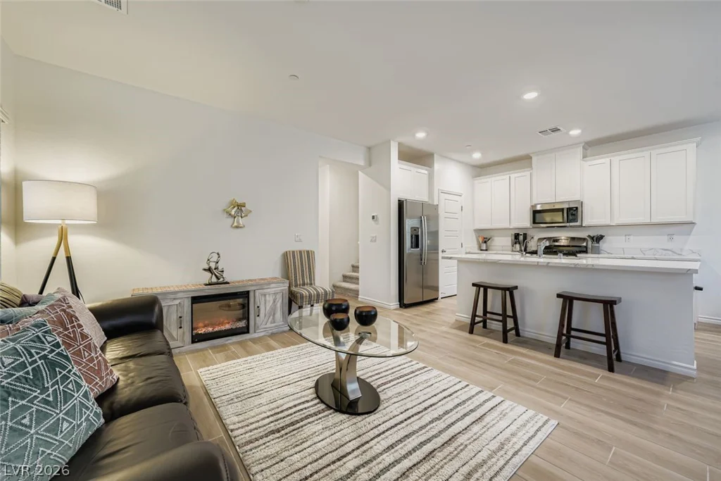 600 Carriage Hill, Las Vegas, NV 89138