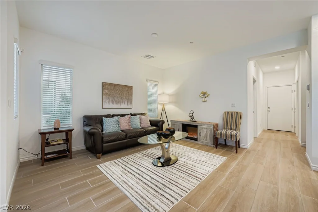 600 Carriage Hill, Las Vegas, NV 89138