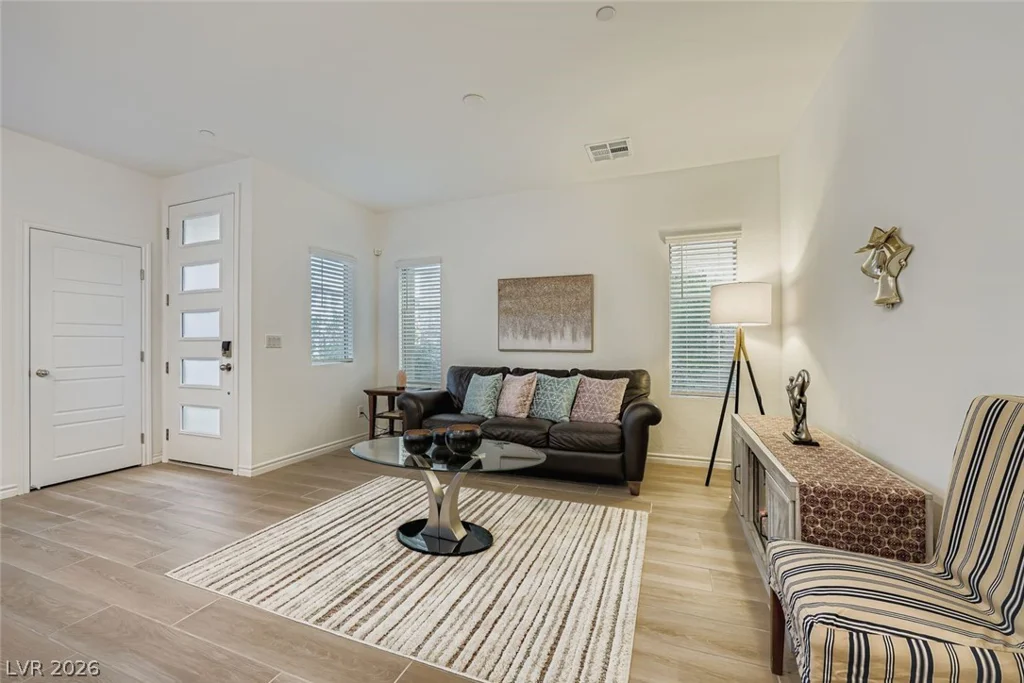 600 Carriage Hill, Las Vegas, NV 89138