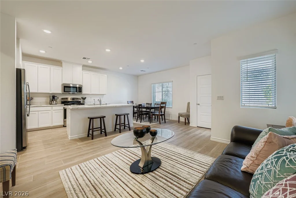 600 Carriage Hill, Las Vegas, NV 89138
