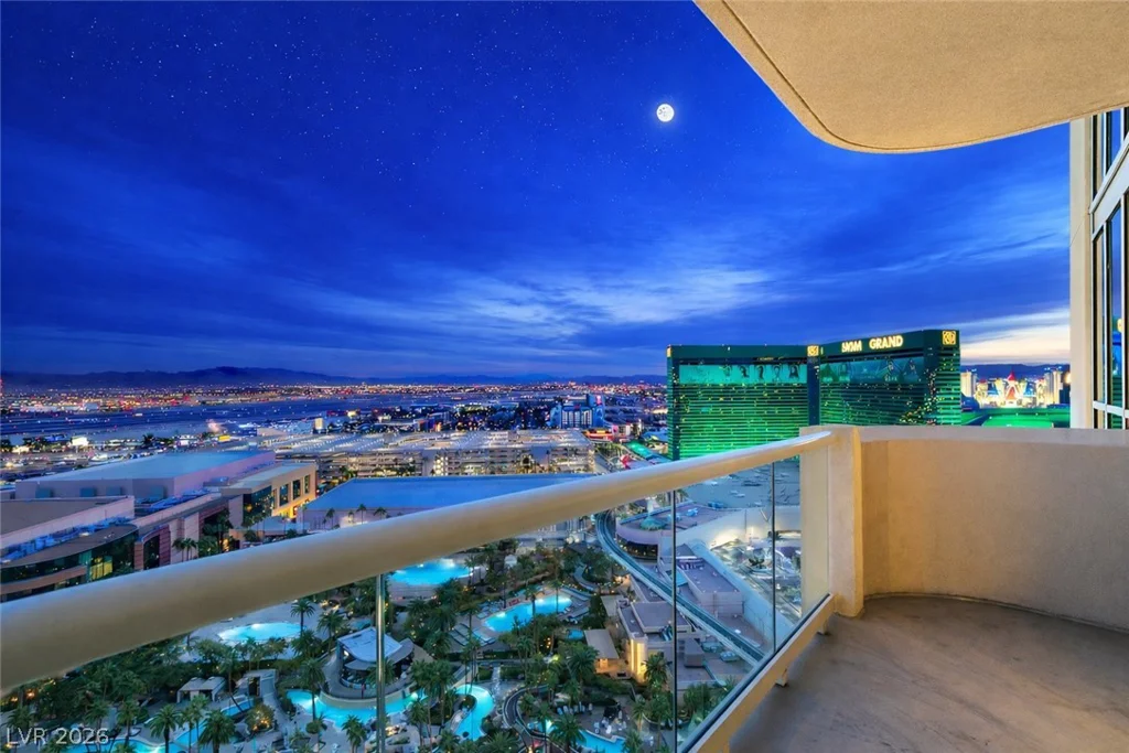 145 HARMON, Las Vegas, NV 89109