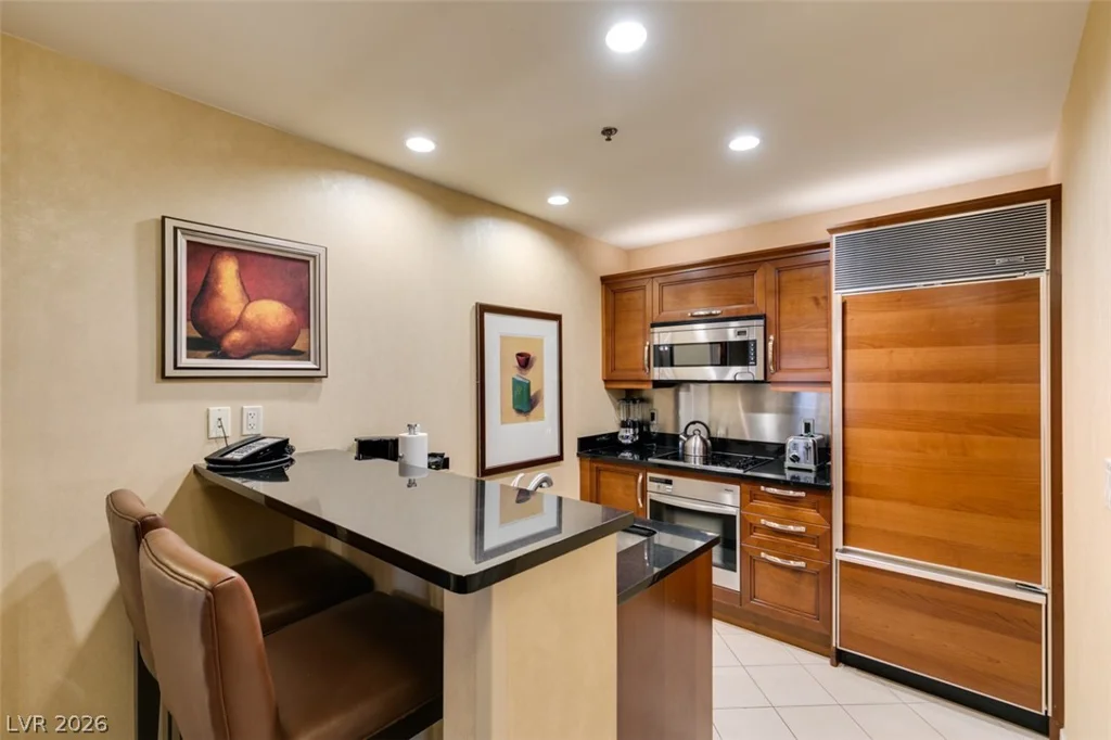 145 HARMON, Las Vegas, NV 89109