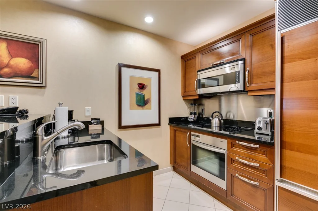 145 HARMON, Las Vegas, NV 89109