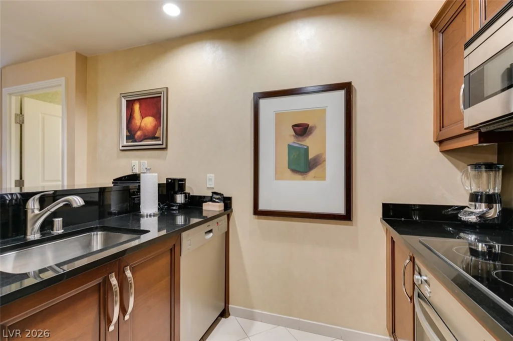 145 HARMON, Las Vegas, NV 89109