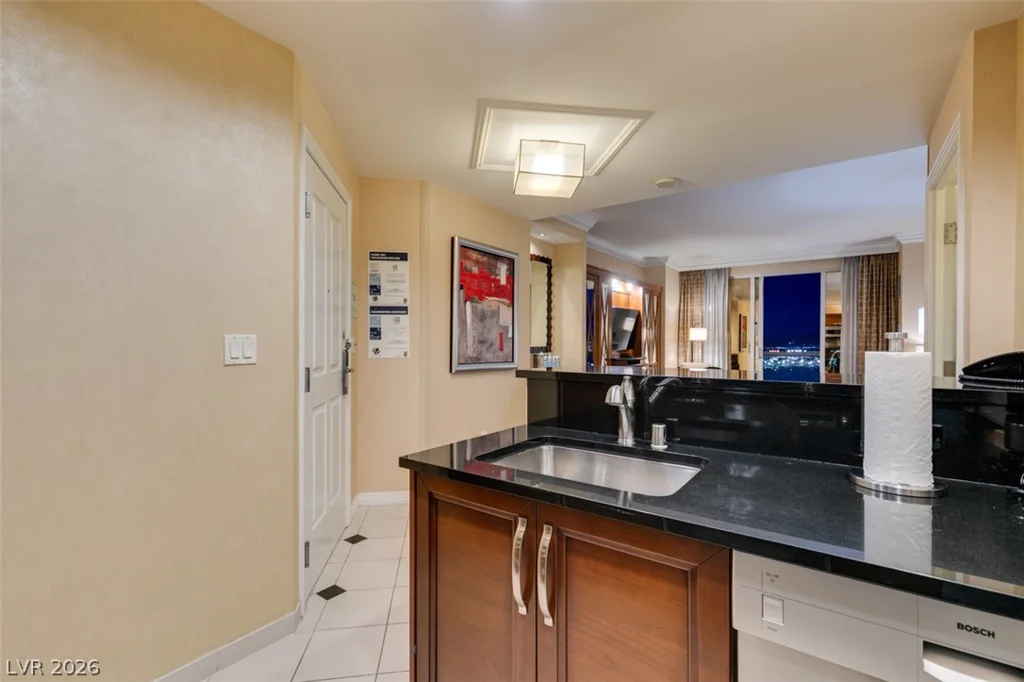 145 HARMON, Las Vegas, NV 89109