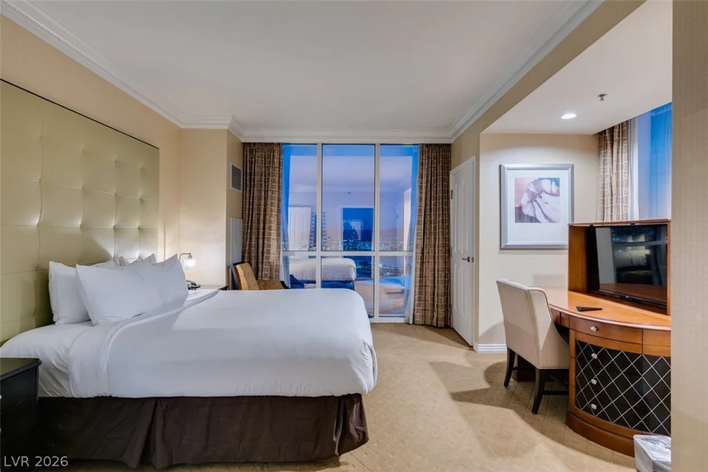 145 HARMON, Las Vegas, NV 89109
