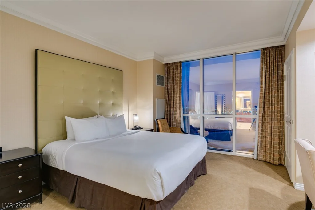 145 HARMON, Las Vegas, NV 89109