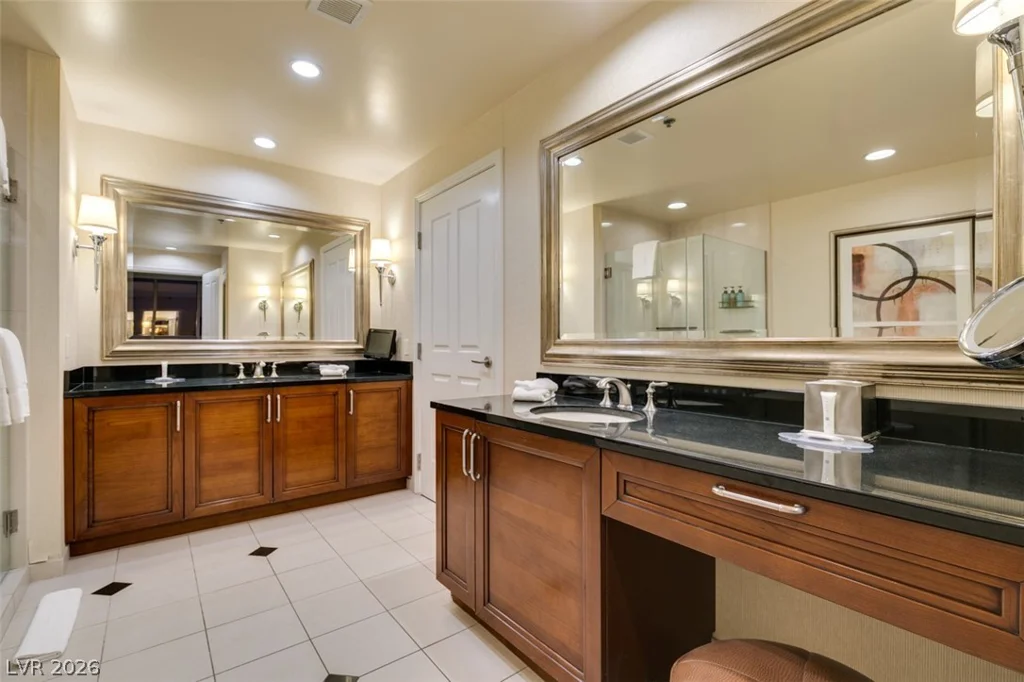 145 HARMON, Las Vegas, NV 89109