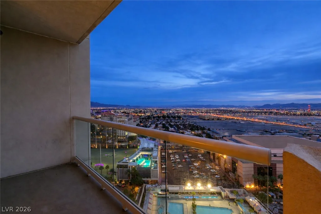 145 HARMON, Las Vegas, NV 89109