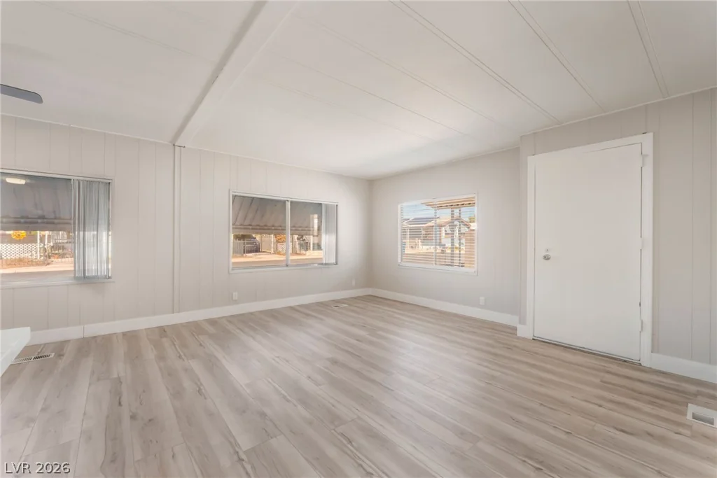 3342 Isle Royale, Las Vegas, NV 89122