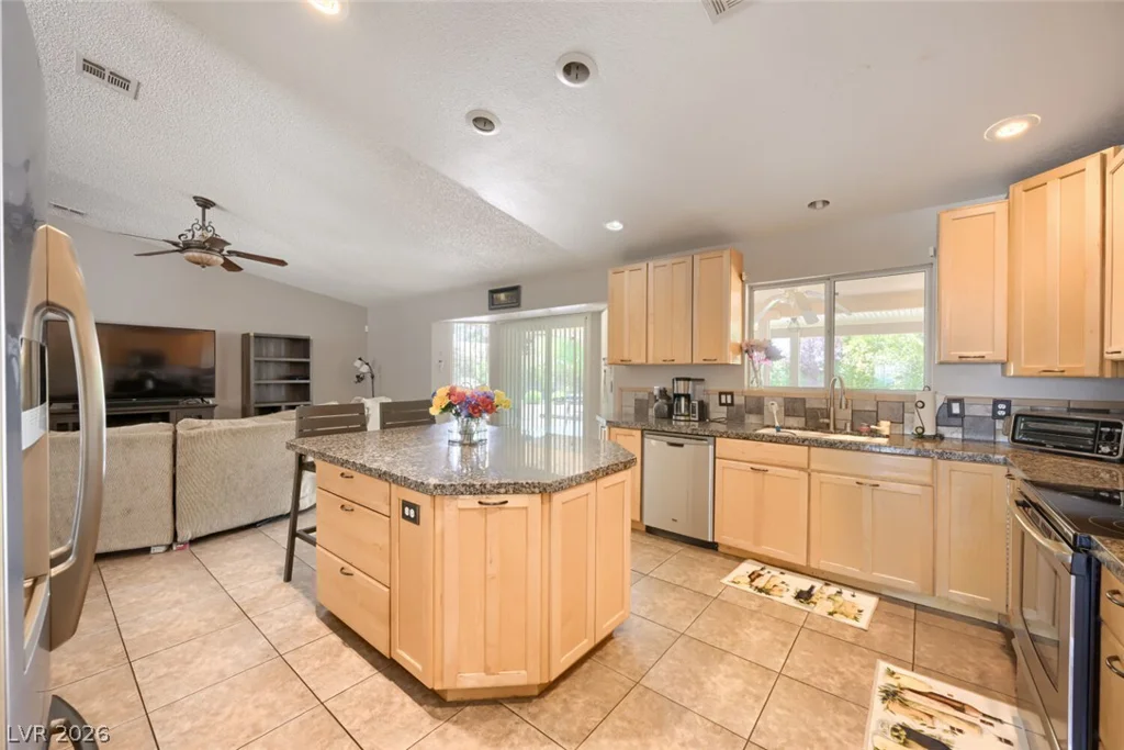 7671 Jones, Las Vegas, NV 89131
