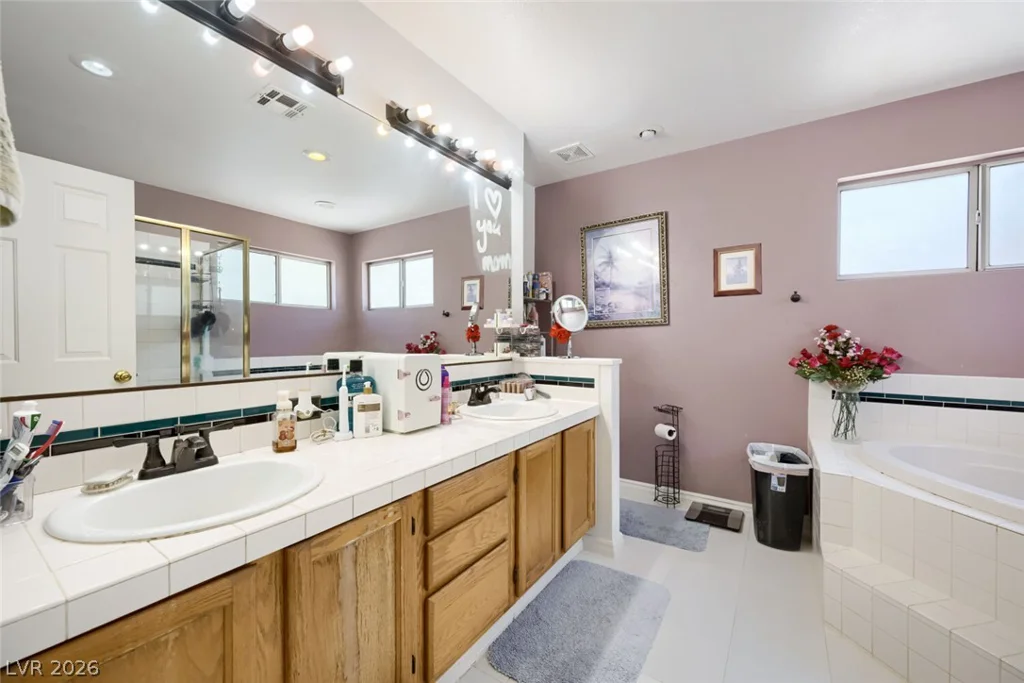 7671 Jones, Las Vegas, NV 89131