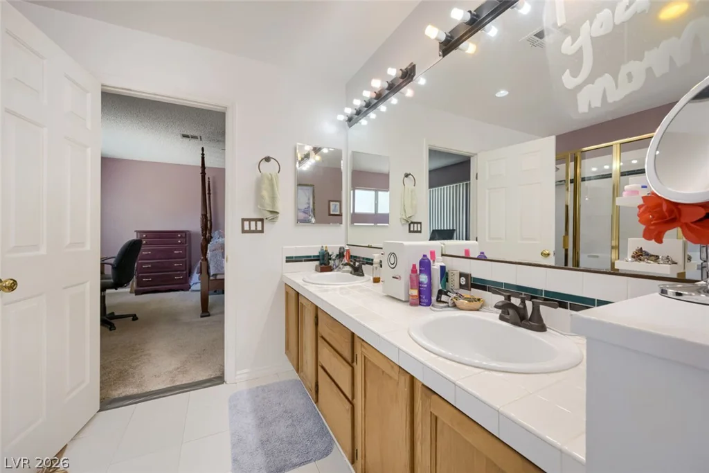 7671 Jones, Las Vegas, NV 89131
