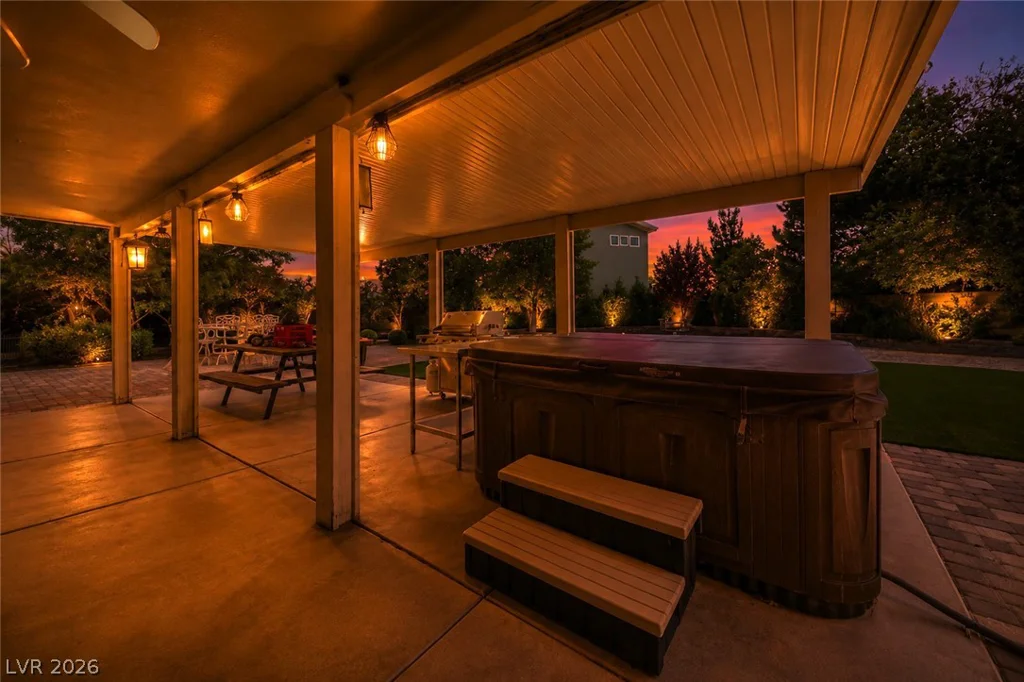 7671 Jones, Las Vegas, NV 89131