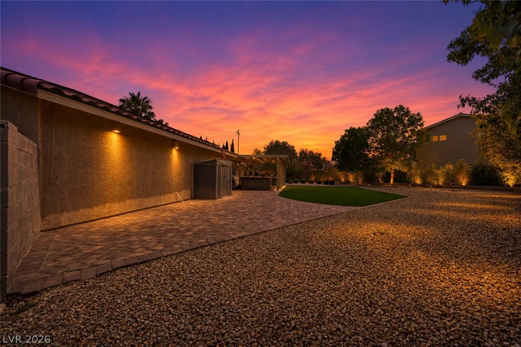 7671 Jones, Las Vegas, NV 89131
