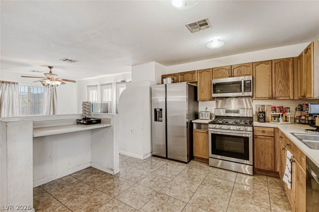 3893 White Cedar, Las Vegas, NV 89115