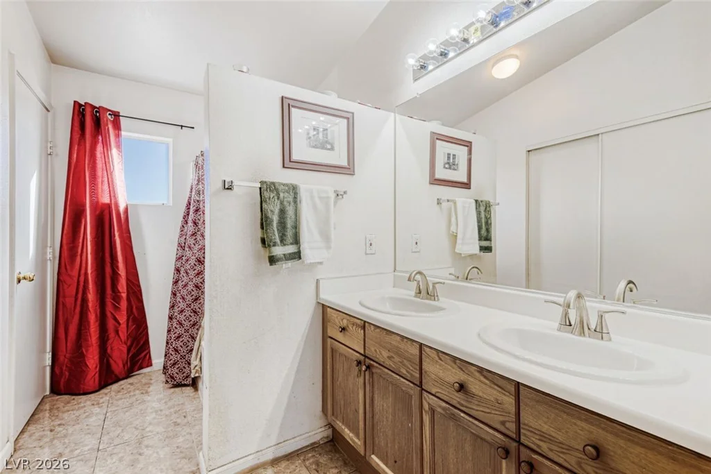 3893 White Cedar, Las Vegas, NV 89115