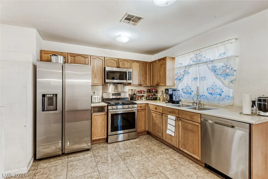 3893 White Cedar, Las Vegas, NV 89115