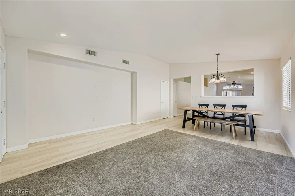 8136 Shady Glen, Las Vegas, NV 89131