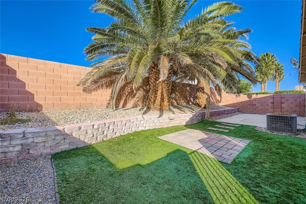 8136 Shady Glen, Las Vegas, NV 89131