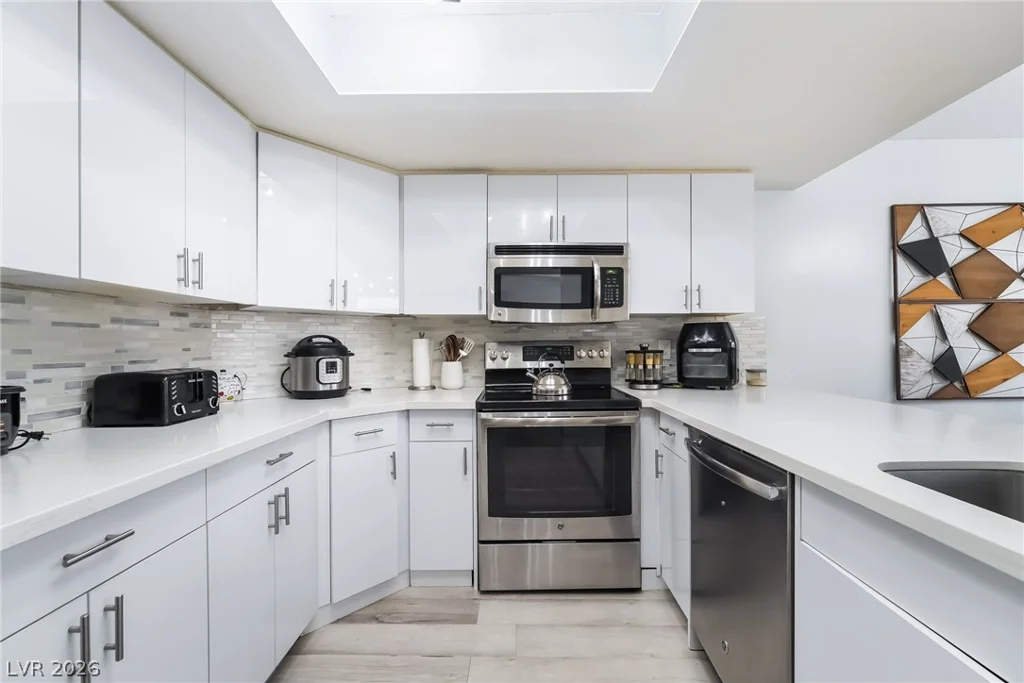 6250 Flamingo, Las Vegas, NV 89103