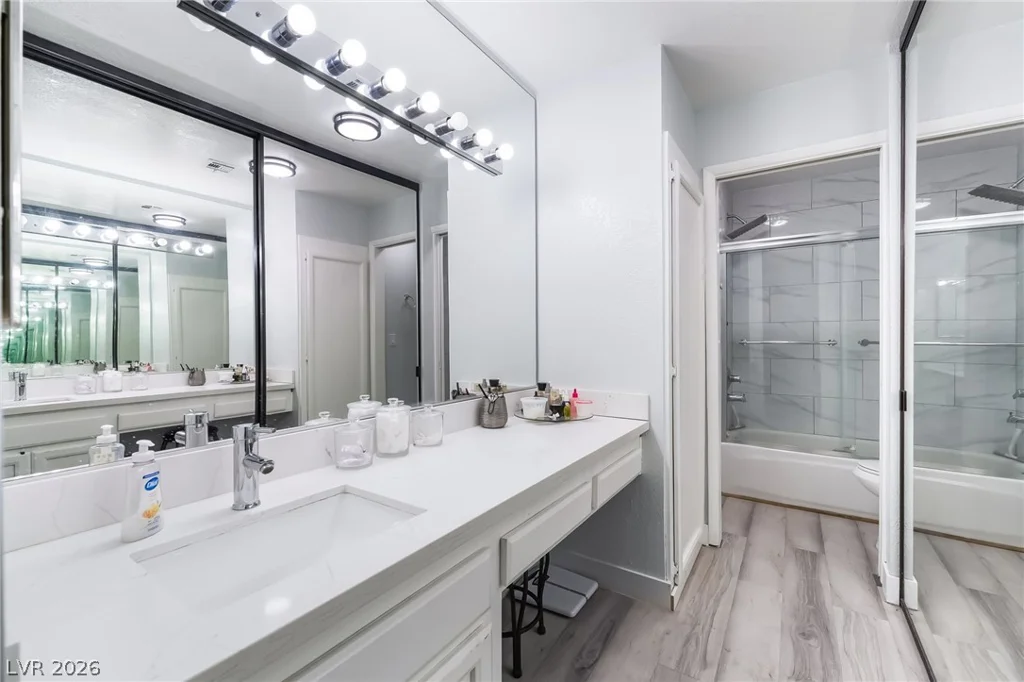 6250 Flamingo, Las Vegas, NV 89103