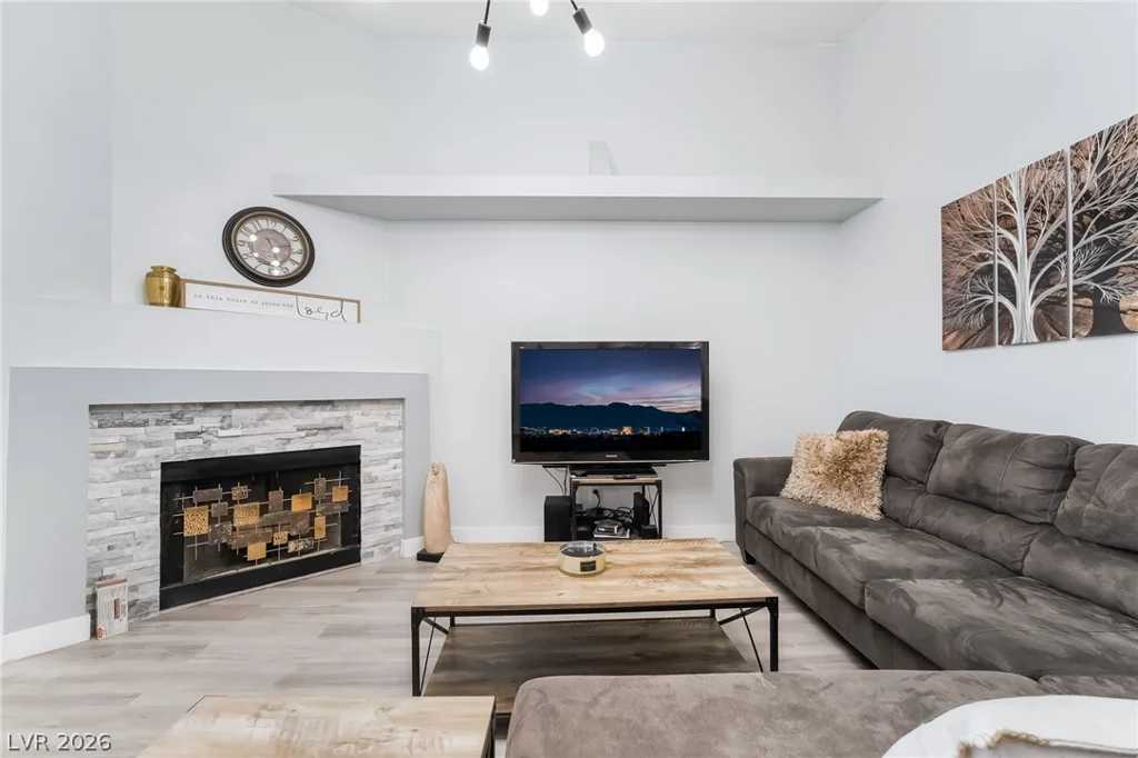 6250 Flamingo, Las Vegas, NV 89103