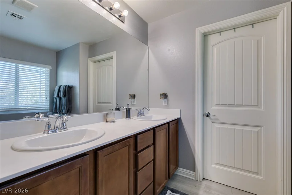 7745 Donner Peak, Las Vegas, NV 89166