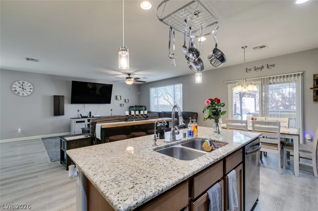 7745 Donner Peak, Las Vegas, NV 89166