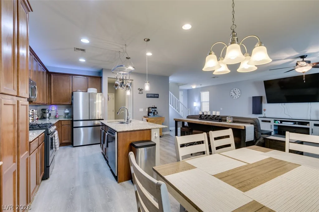 7745 Donner Peak, Las Vegas, NV 89166