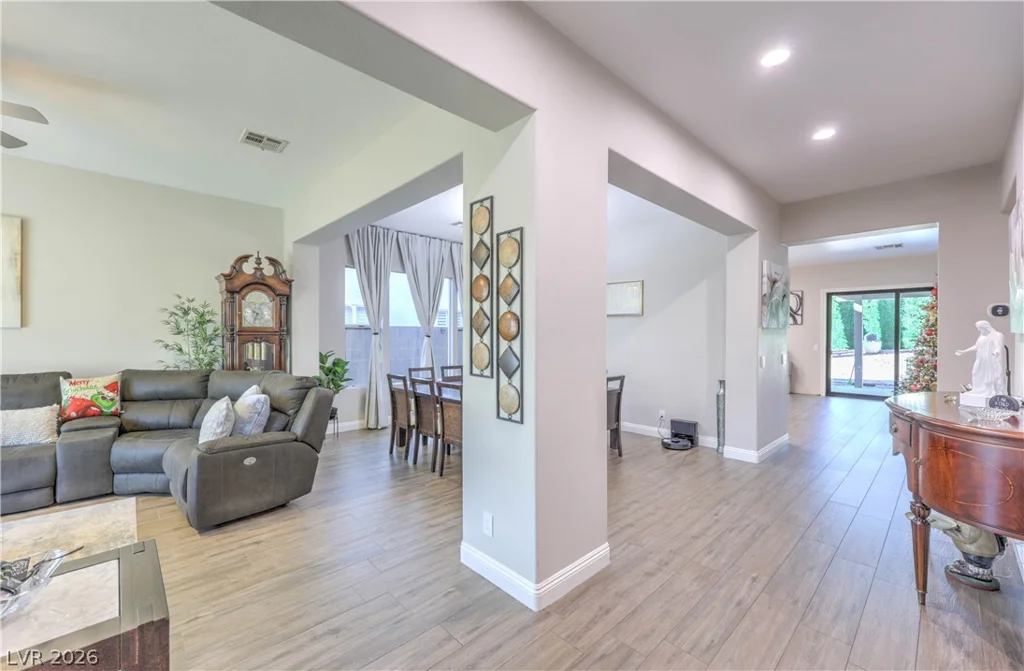 3747 Broadmead, Las Vegas, NV 89147
