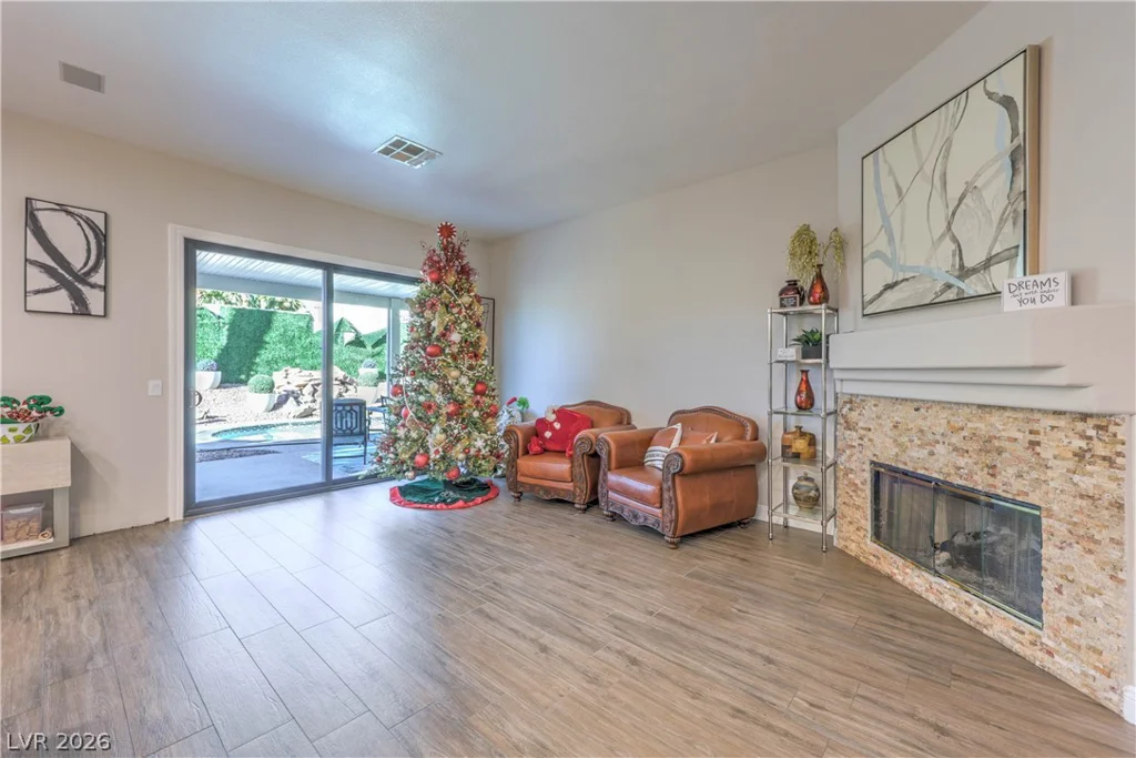 3747 Broadmead, Las Vegas, NV 89147