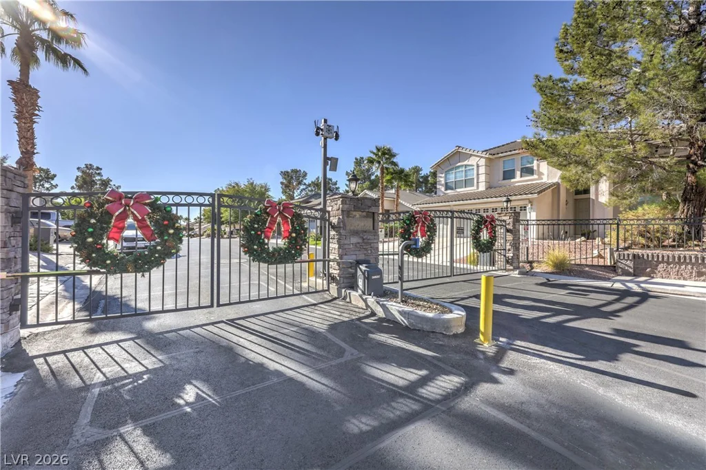 3747 Broadmead, Las Vegas, NV 89147