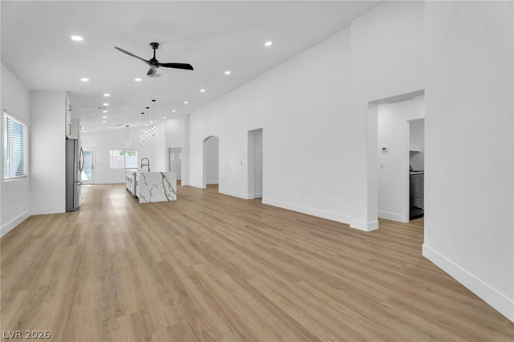 8233 Valley Stream, Las Vegas, NV 89131