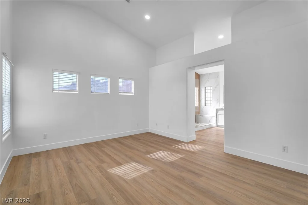 8233 Valley Stream, Las Vegas, NV 89131
