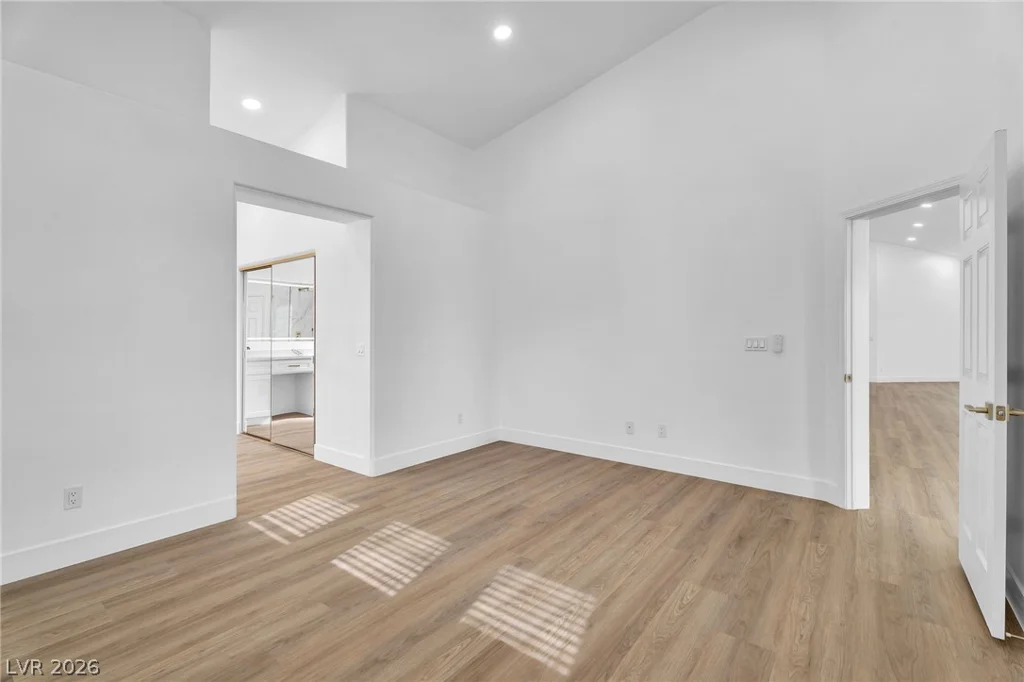 8233 Valley Stream, Las Vegas, NV 89131