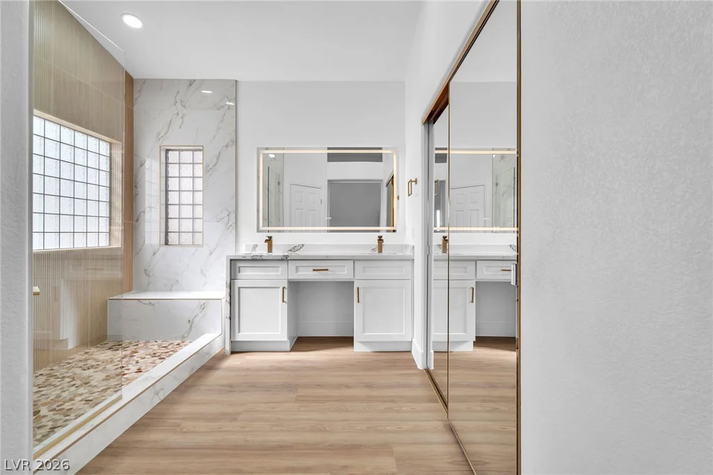 8233 Valley Stream, Las Vegas, NV 89131
