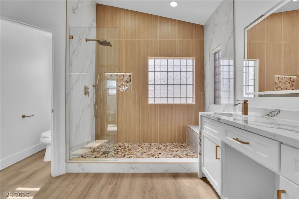 8233 Valley Stream, Las Vegas, NV 89131