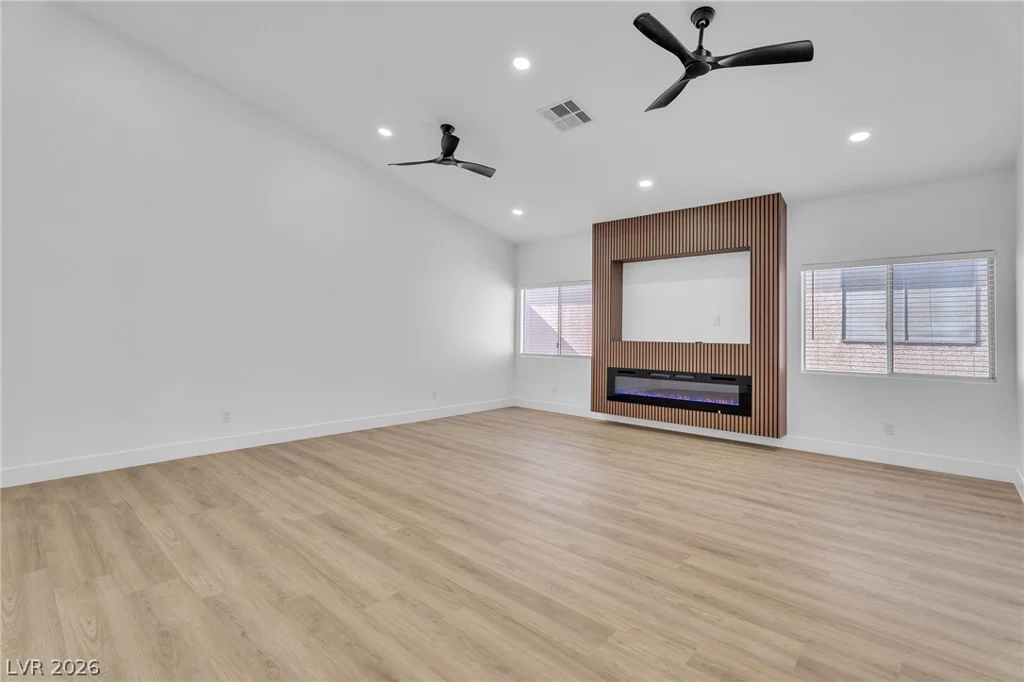 8233 Valley Stream, Las Vegas, NV 89131