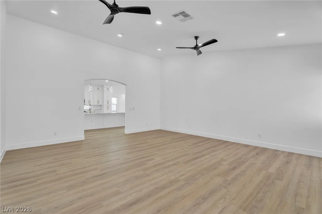 8233 Valley Stream, Las Vegas, NV 89131