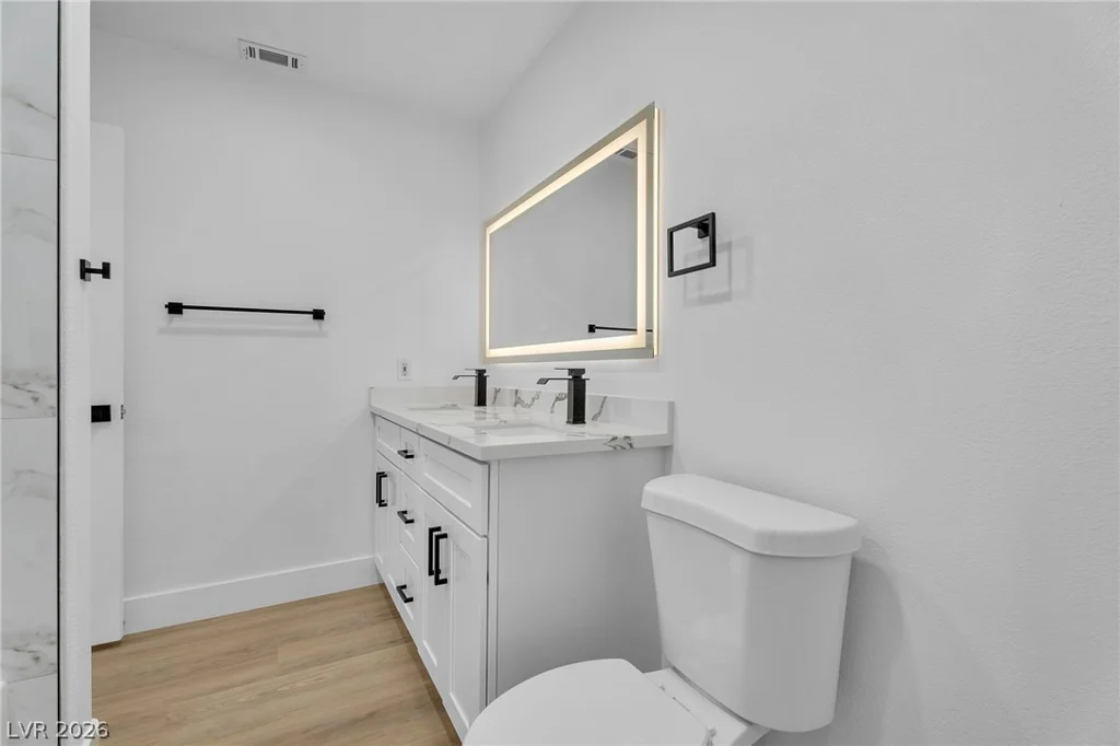 8233 Valley Stream, Las Vegas, NV 89131