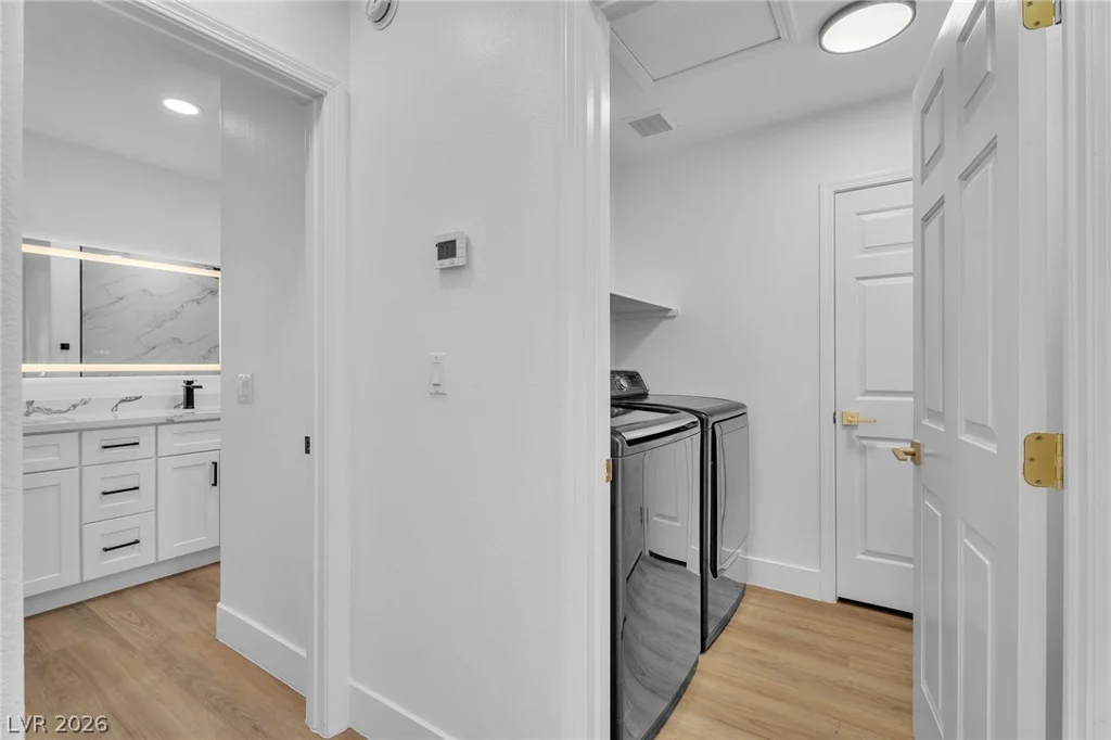 8233 Valley Stream, Las Vegas, NV 89131