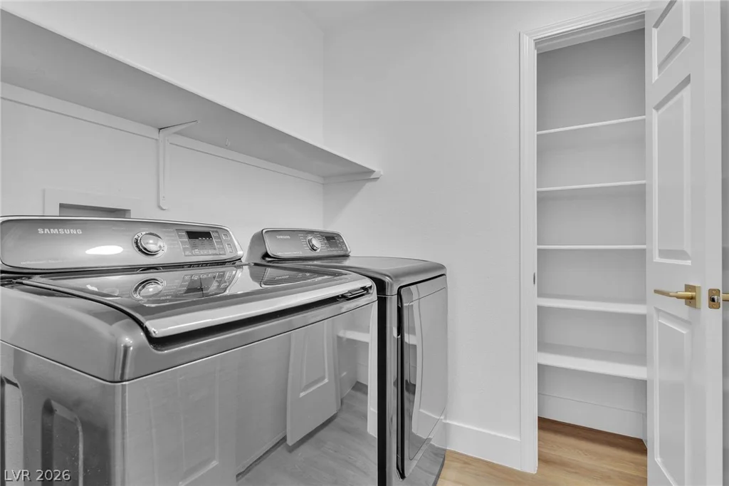 8233 Valley Stream, Las Vegas, NV 89131