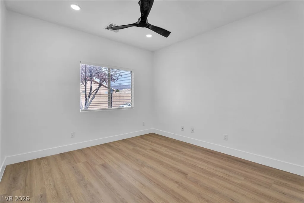 8233 Valley Stream, Las Vegas, NV 89131