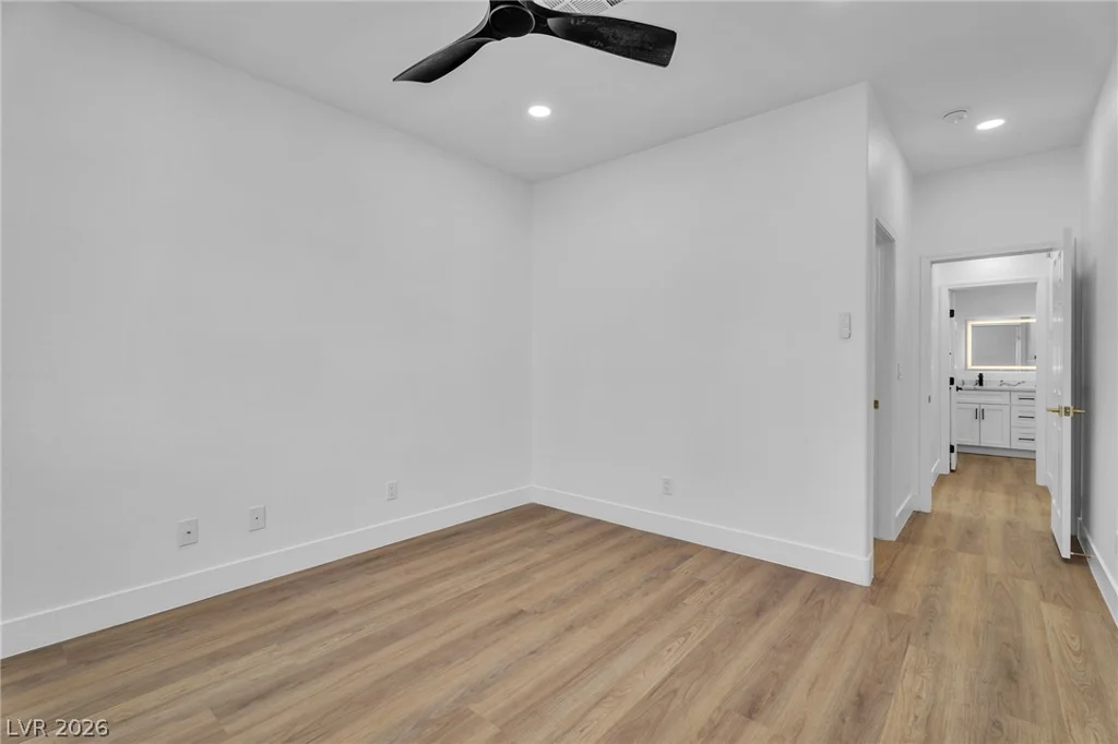 8233 Valley Stream, Las Vegas, NV 89131