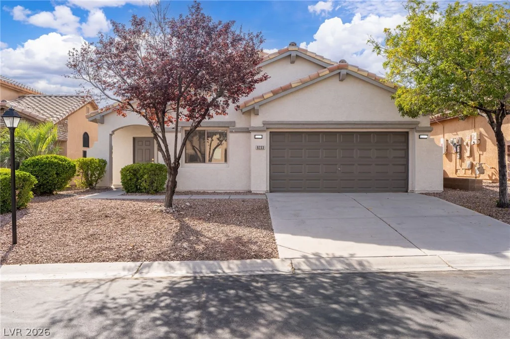 8233 Valley Stream, Las Vegas, NV 89131