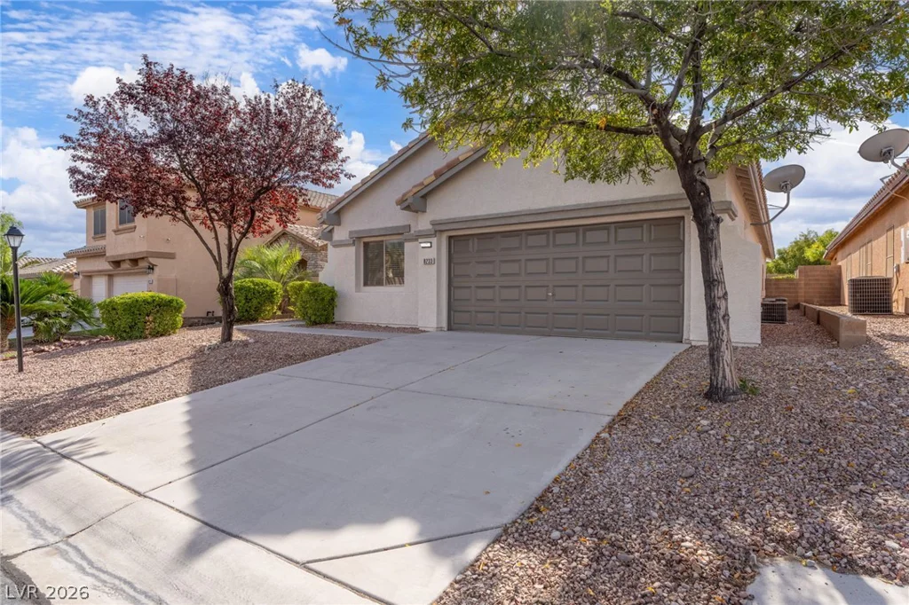 8233 Valley Stream, Las Vegas, NV 89131