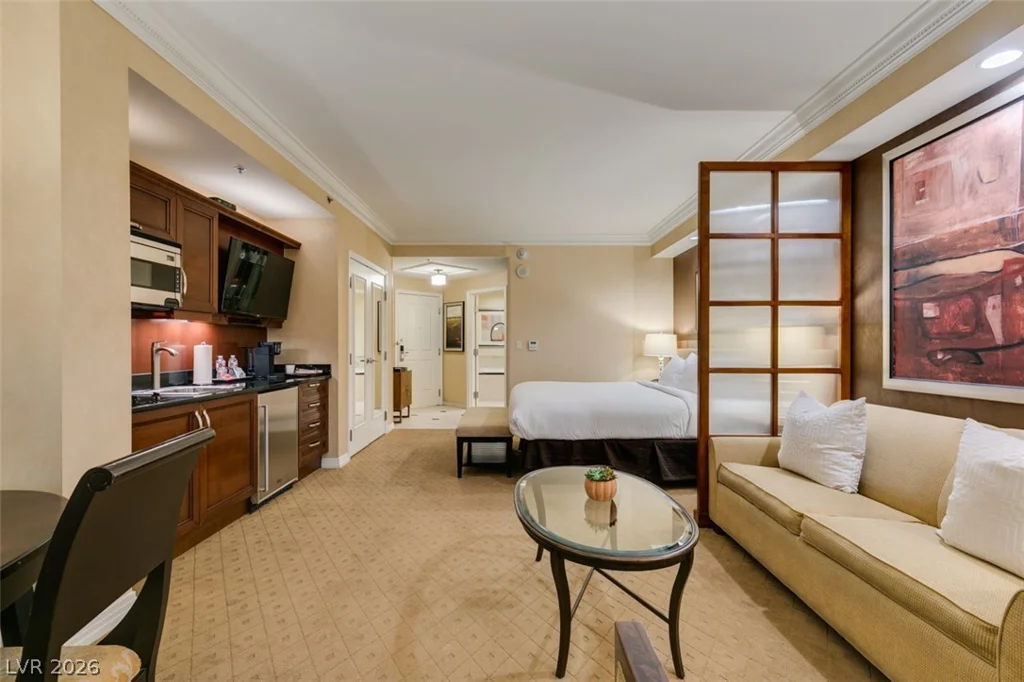 145 HARMON, Las Vegas, NV 89109