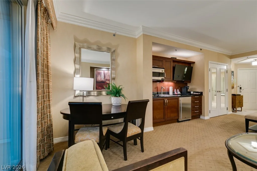 145 HARMON, Las Vegas, NV 89109